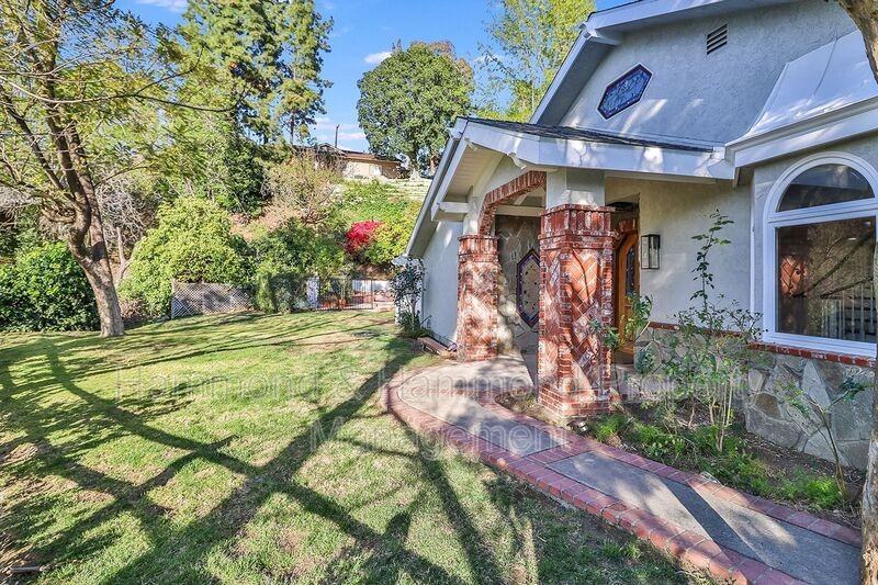 3373 Coy Dr - Photo 3 of 46