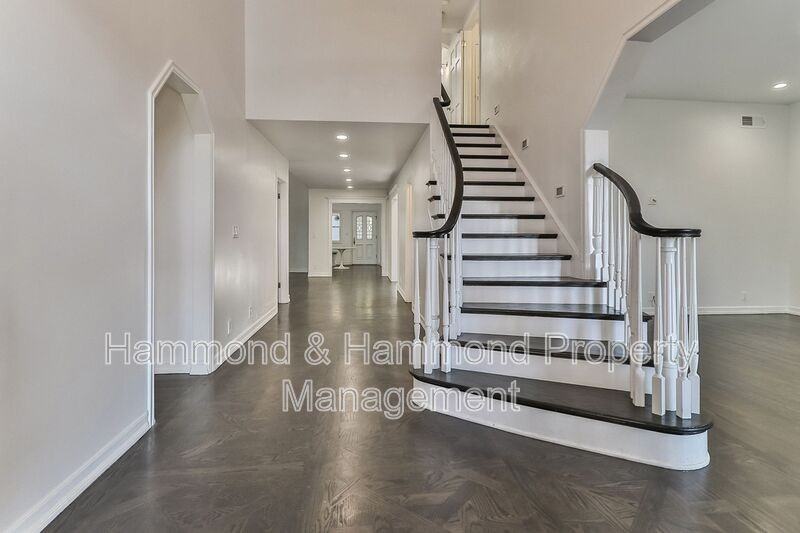 3373 Coy Dr - Photo 5 of 46