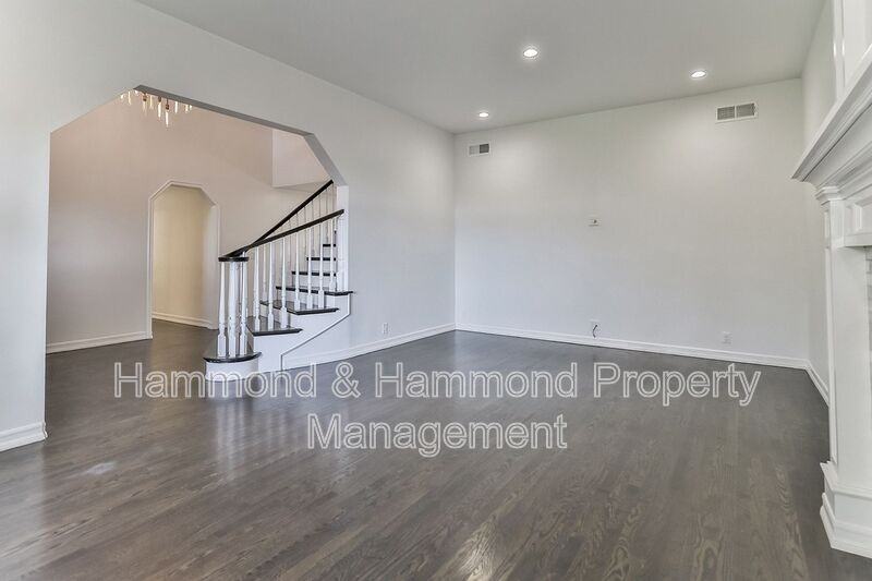 3373 Coy Dr - Photo 7 of 46