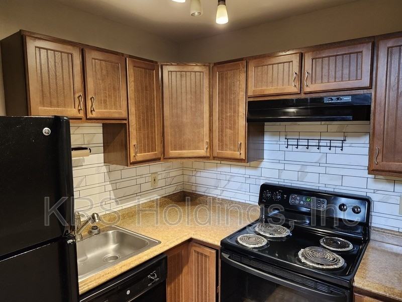 1305 Bradley Dr - Photo 5 of 15