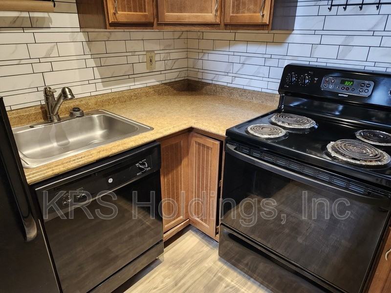 1305 Bradley Dr - Photo 6 of 15