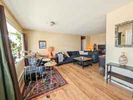 featured image of 98 Wright St