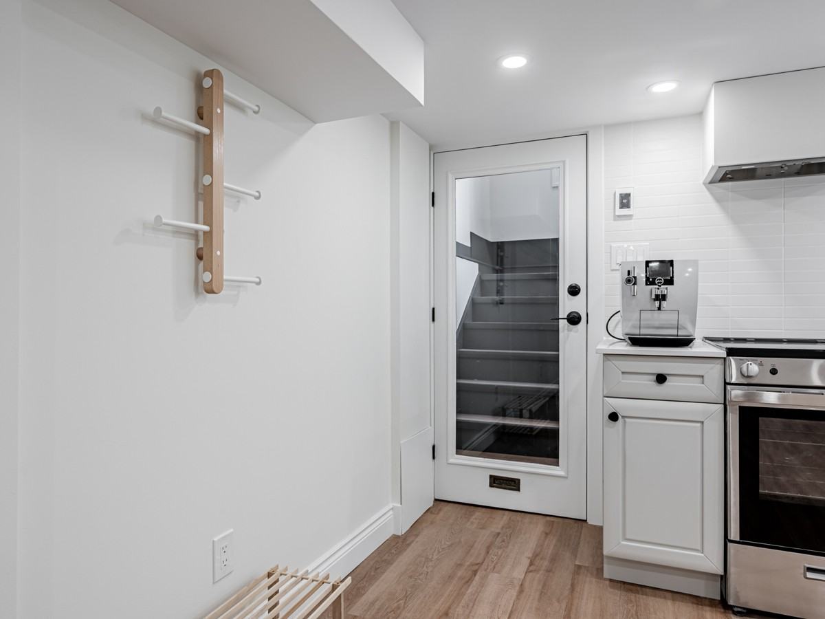 4 Hartford Avenue #Bsmt - Photo 3 of 28