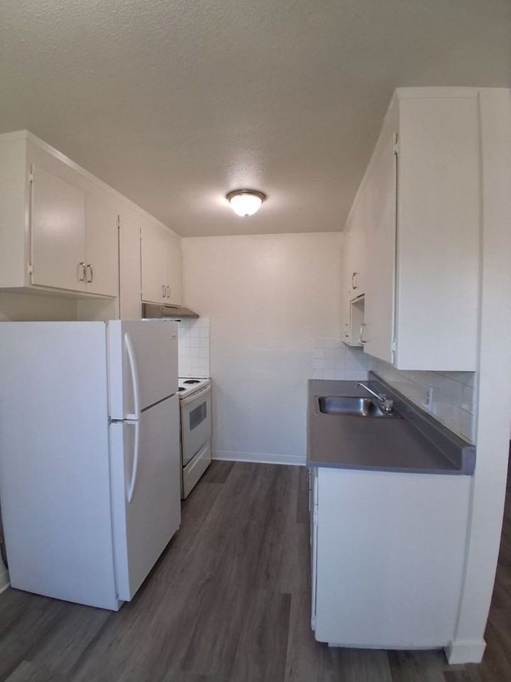 EastGate Gardens Apts - Photo 2 of 21