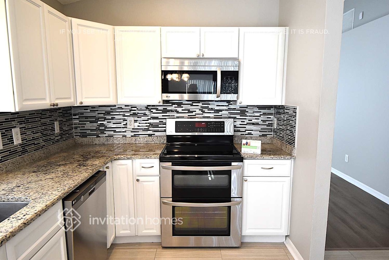 12610 Early Run Ln - Photo 6 of 17