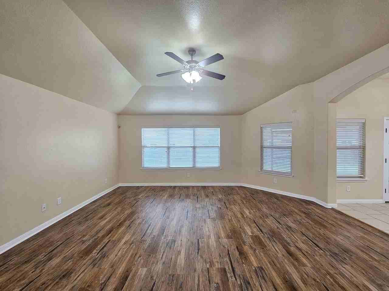 300 W Libra Dr - Photo 2 of 26