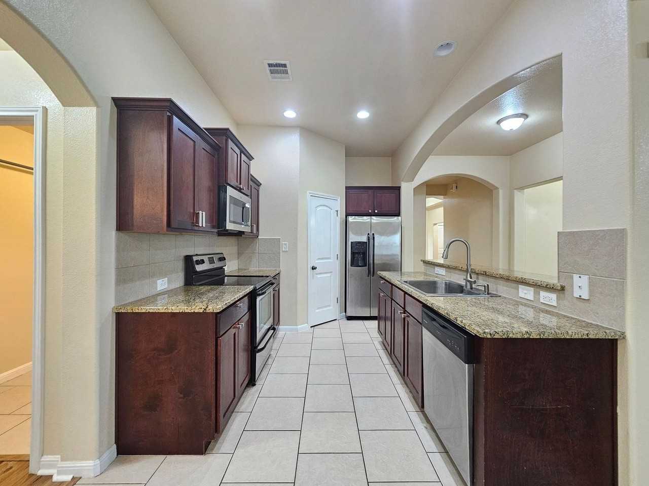 300 W Libra Dr - Photo 6 of 26