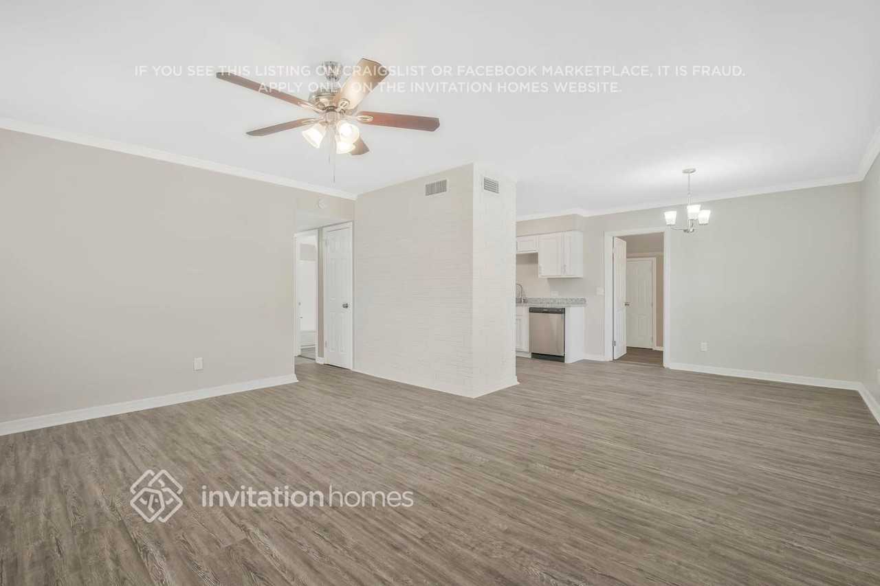 11630 Sands Ave - Photo 3 of 24