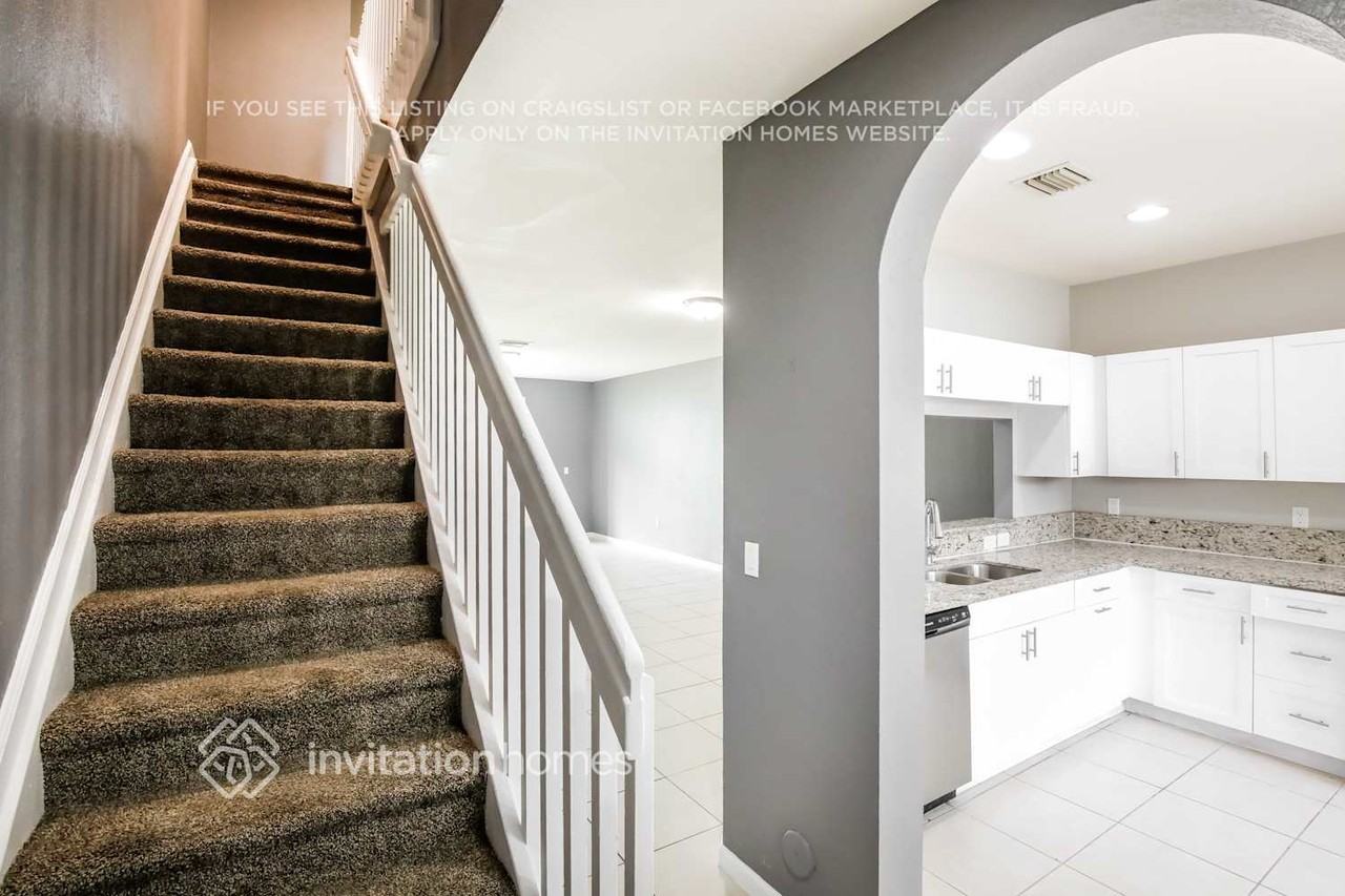 8273 Sw 29th St #102 - Photo 4 of 18