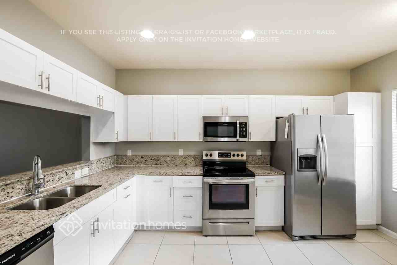 8273 Sw 29th St #102 - Photo 7 of 18