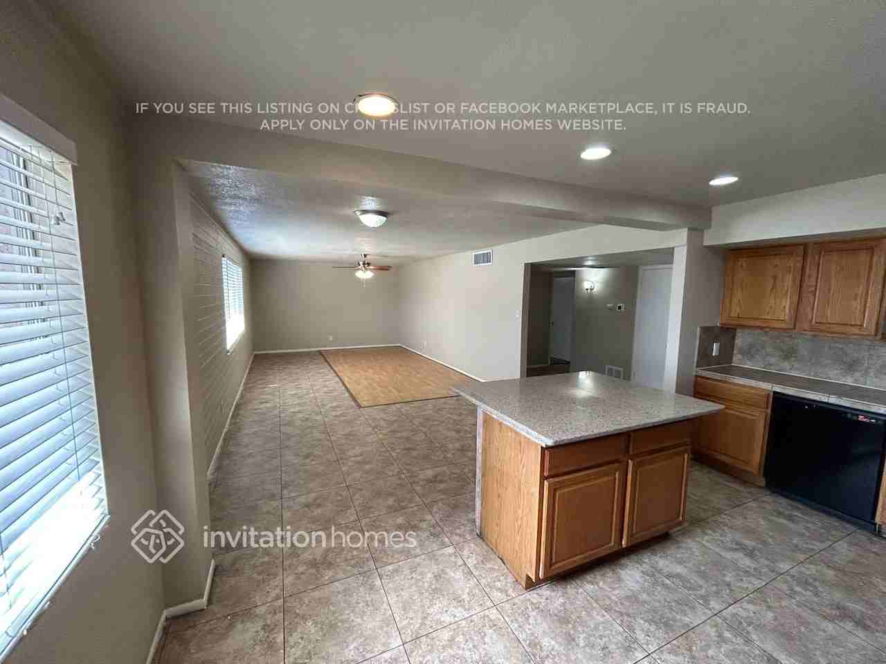 5625 W Pierson St - Photo 3 of 24