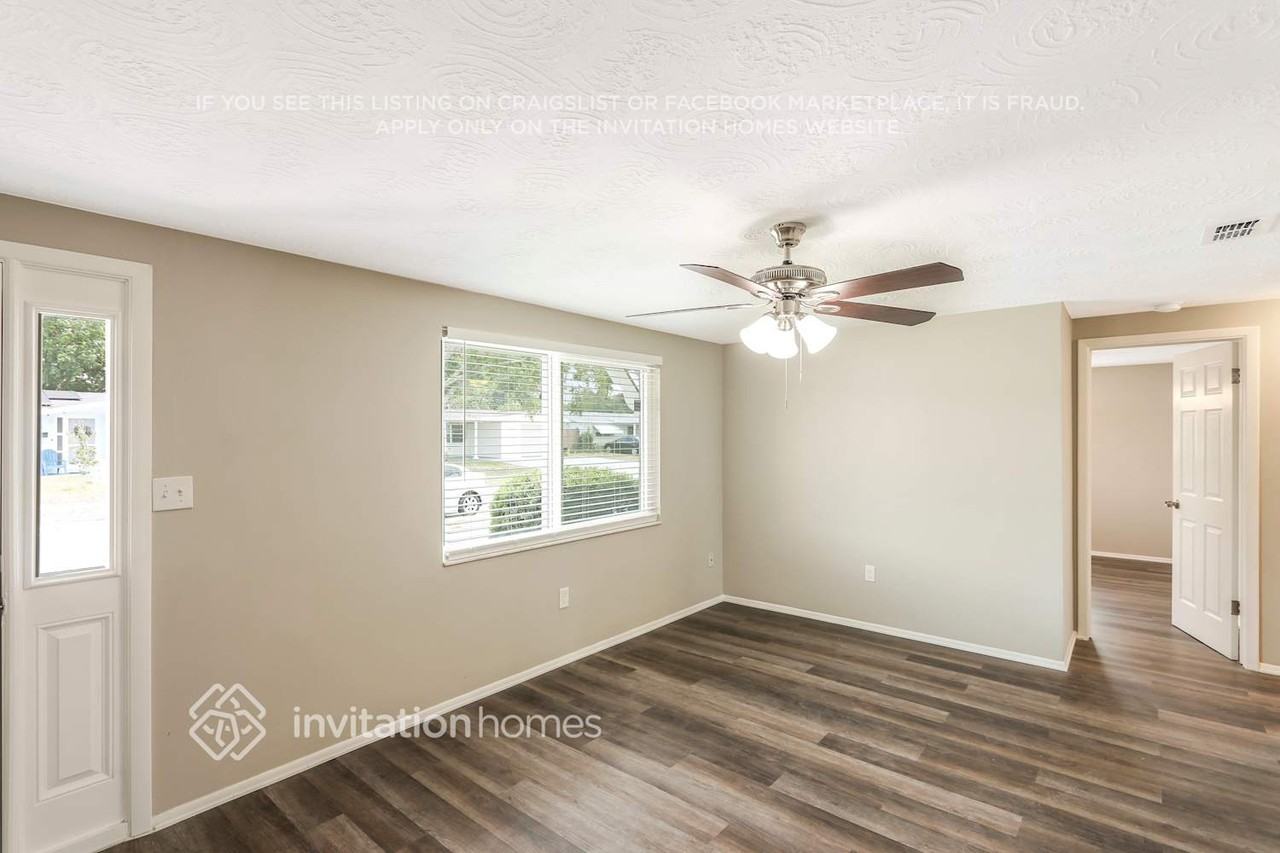 5124 Janice Ln - Photo 5 of 26