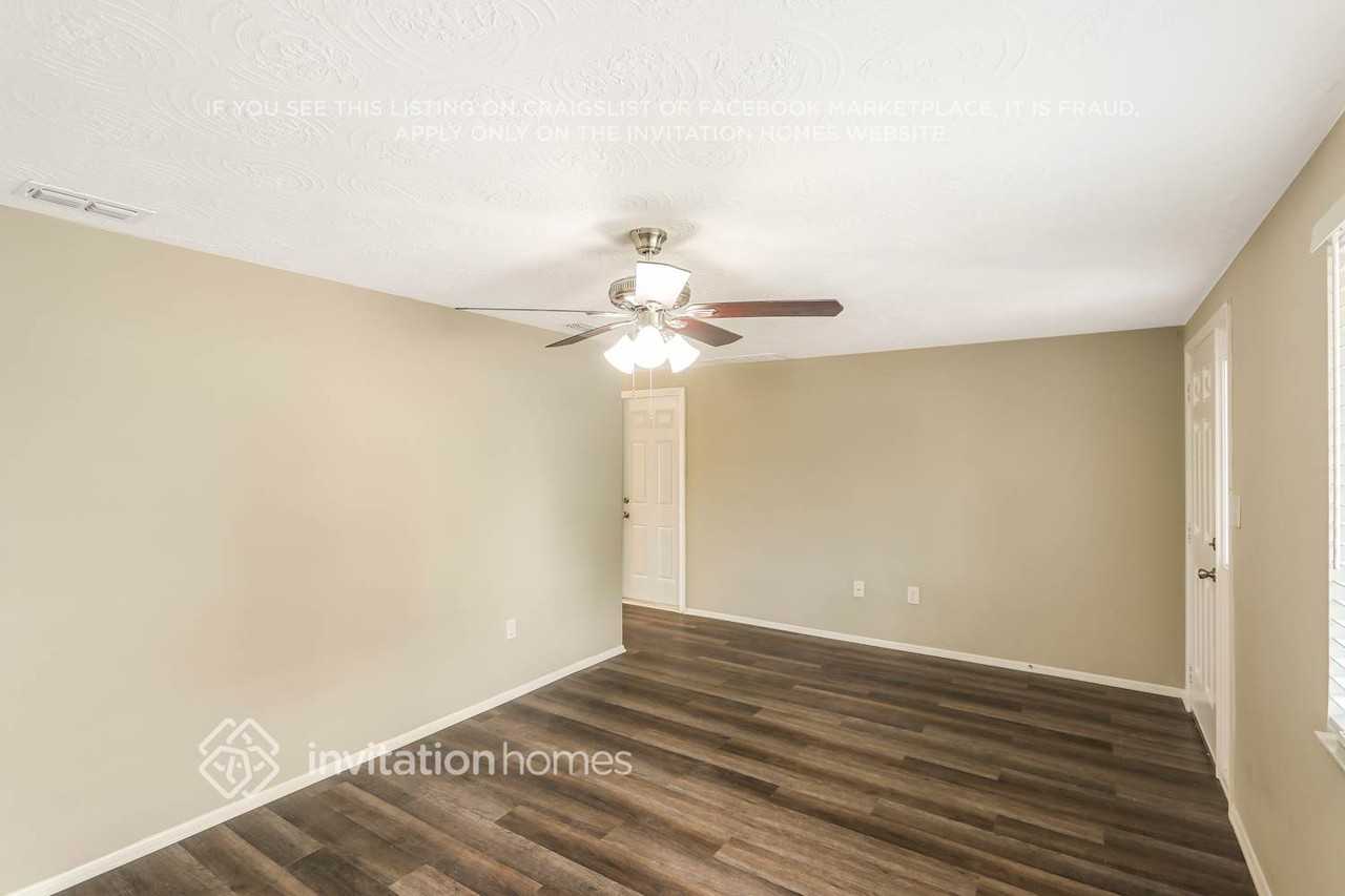 5124 Janice Ln - Photo 7 of 26