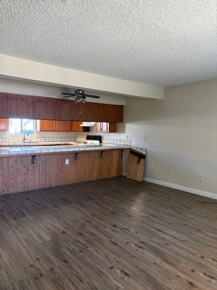3461 S Chester Avenue - Photo 7 of 15