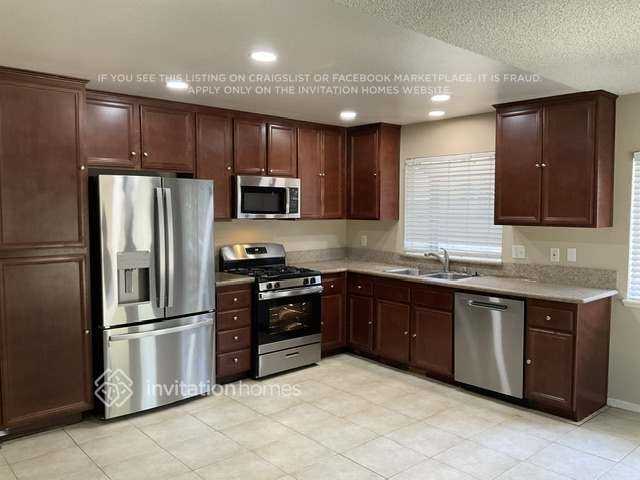 2155 E Alondra St - Photo 5 of 18