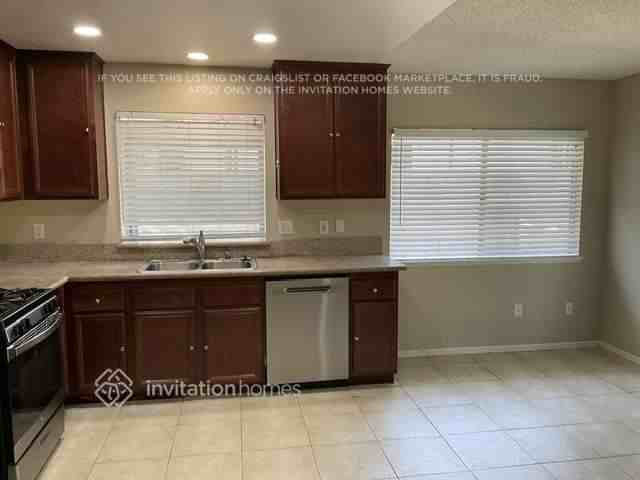 2155 E Alondra St - Photo 6 of 18