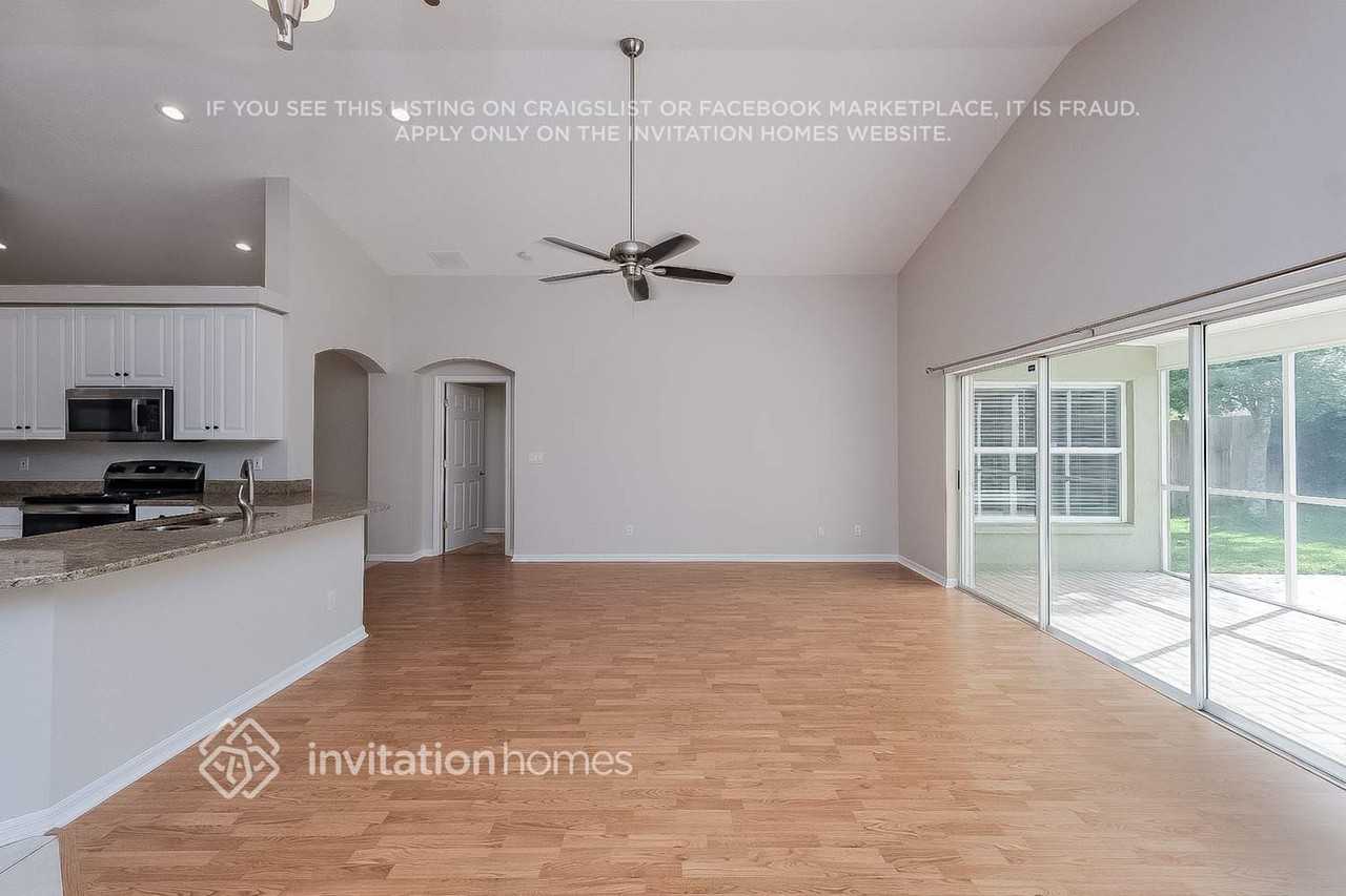 2618 Brookville Dr - Photo 2 of 16