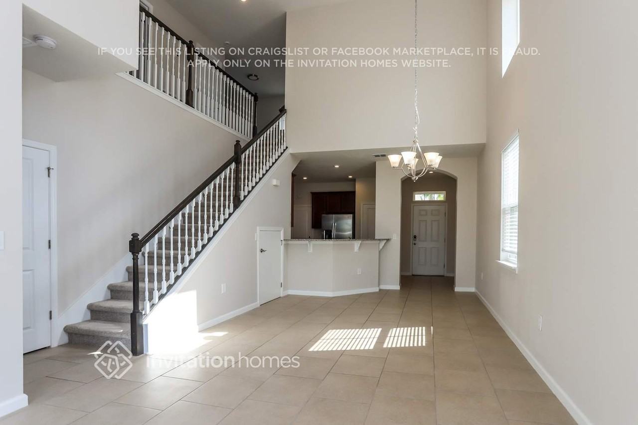 10711 Verawood Dr - Photo 3 of 16