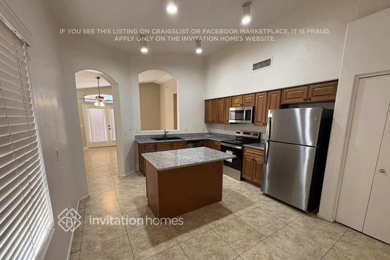 14761 W Lucas Ln - Photo 7 of 18