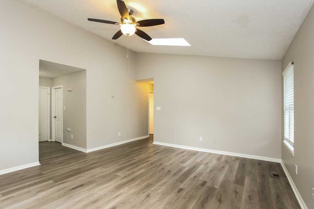 7825 Jaclyn Dr - Photo 5 of 16