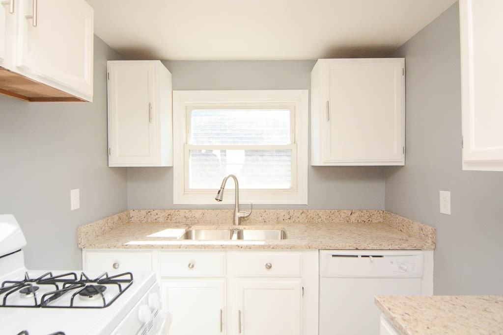 3129 N Spaulding Ave #3 - Photo 2 of 21