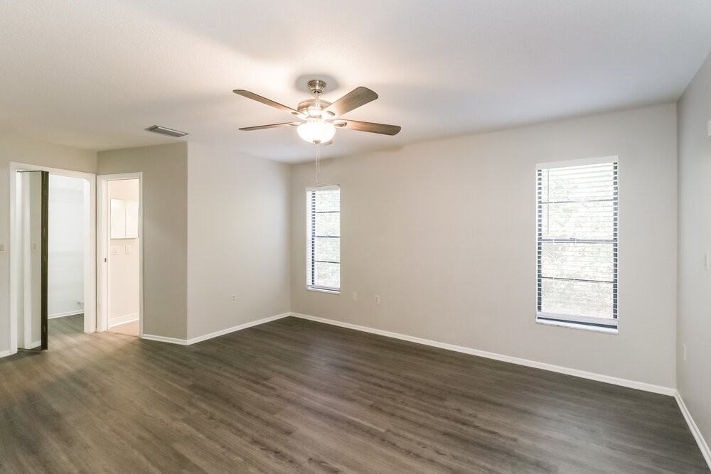 12305 Drake Ln - Photo 4 of 16