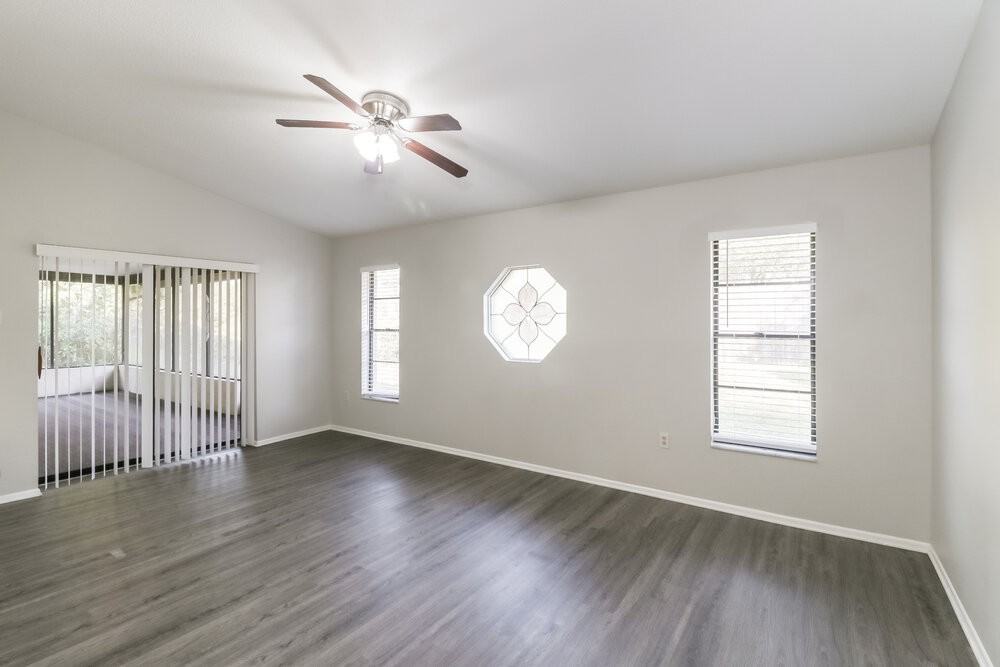 12305 Drake Ln - Photo 6 of 16