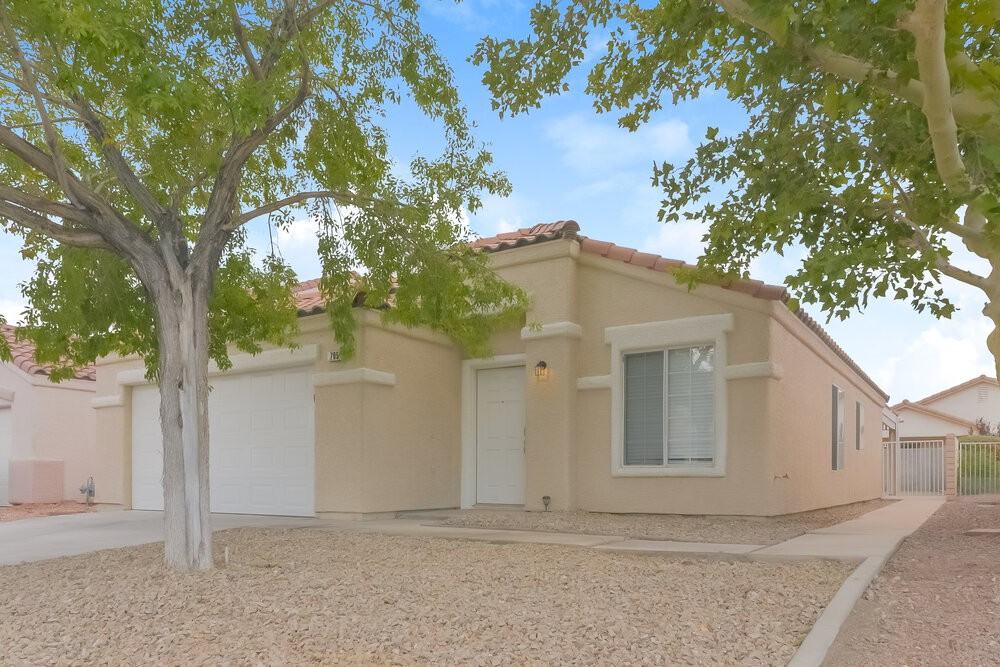 705 Orchid Tree Ln - Photo 3 of 19