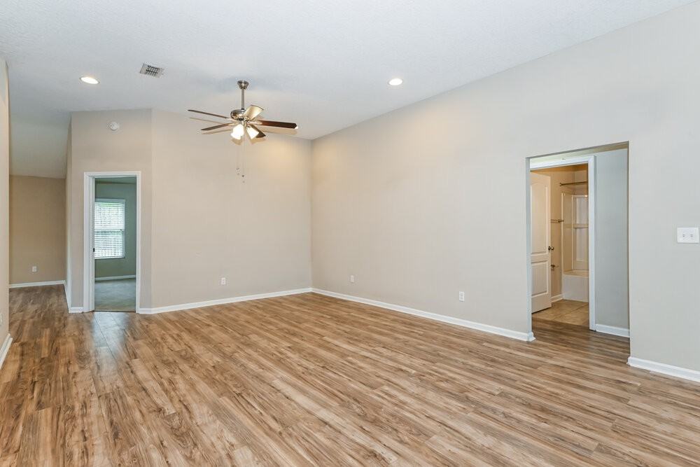 15847 Rachel Creek Dr - Photo 3 of 16
