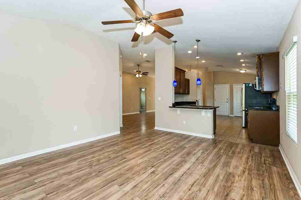 15847 Rachel Creek Dr - Photo 4 of 16