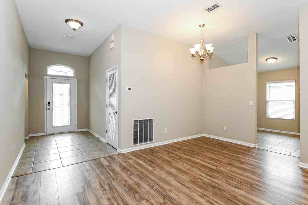 15847 Rachel Creek Dr - Photo 5 of 16