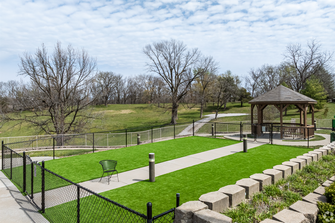 Englewood Vista - Photo 2 of 30