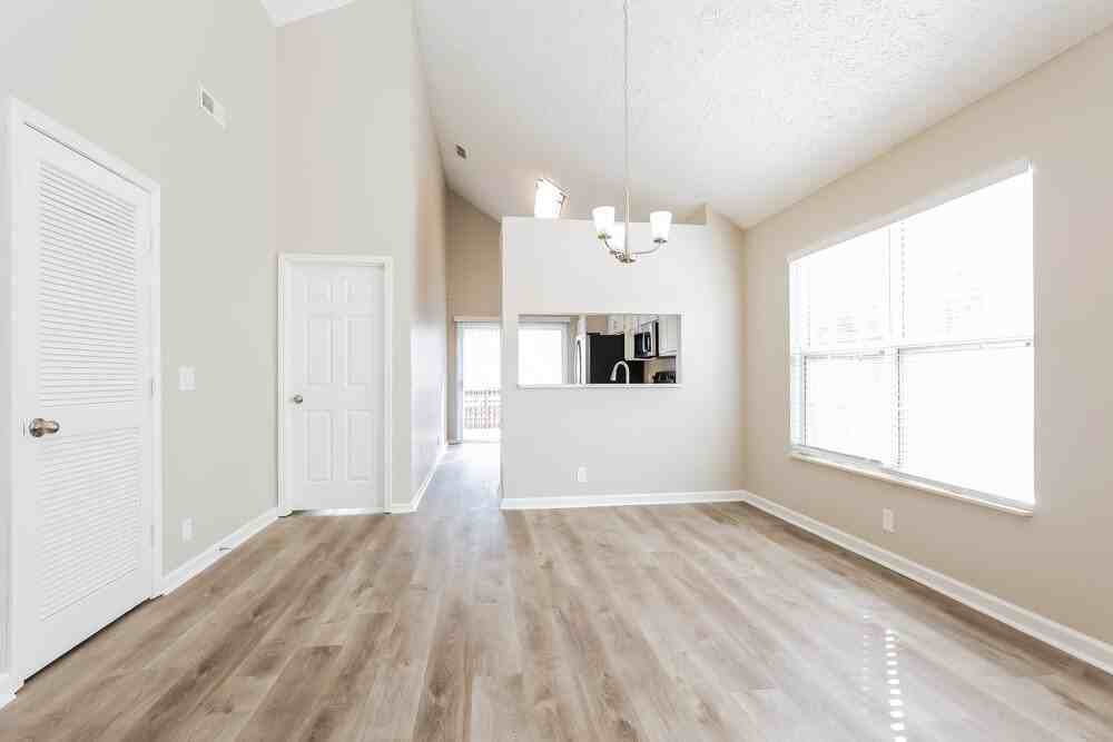 3521 Glenfalls Dr - Photo 7 of 20