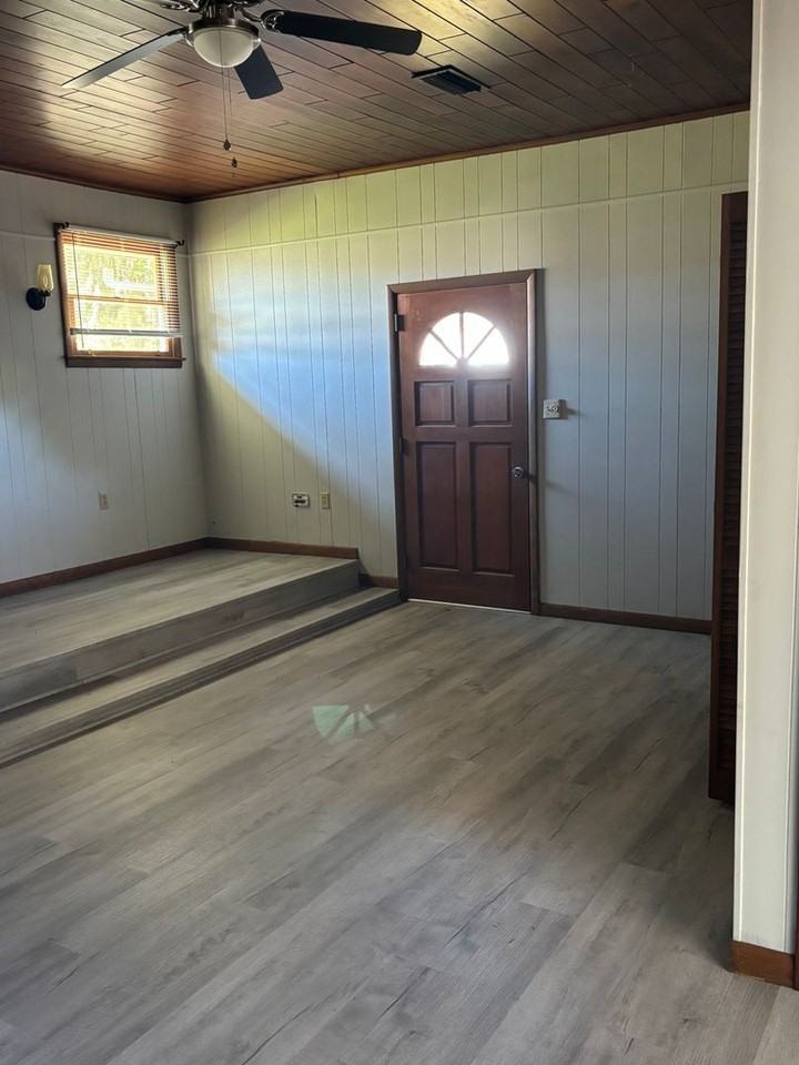 829 Olmstead Dr - Photo 2 of 10