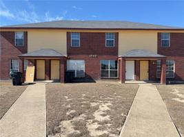 featured image of 1210 Industrial Blvd Apt D #D