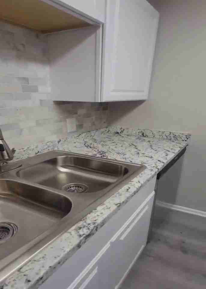 2600 Trollie LLC dba Trollie Lane Apartments - Photo 7 of 16