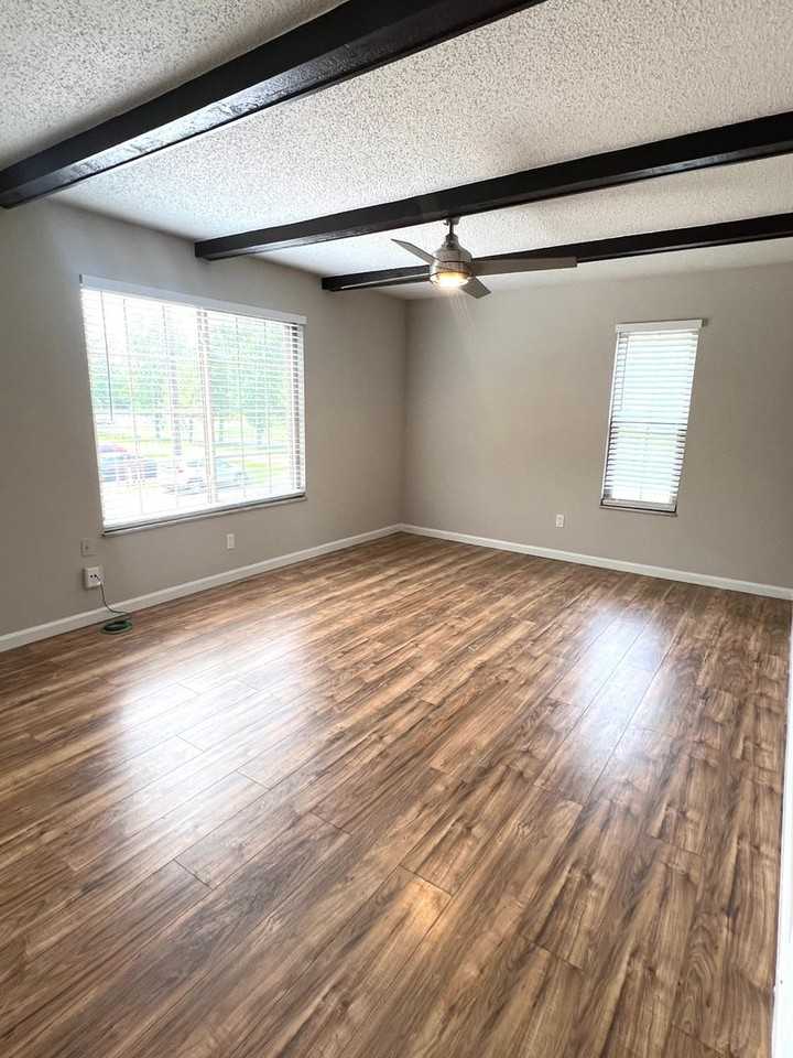 Squire Meadows - Photo 4 of 9