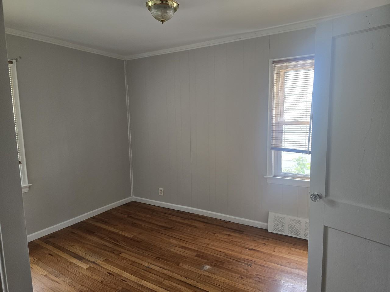 19152 Woodside St #1 - Photo 5 of 8