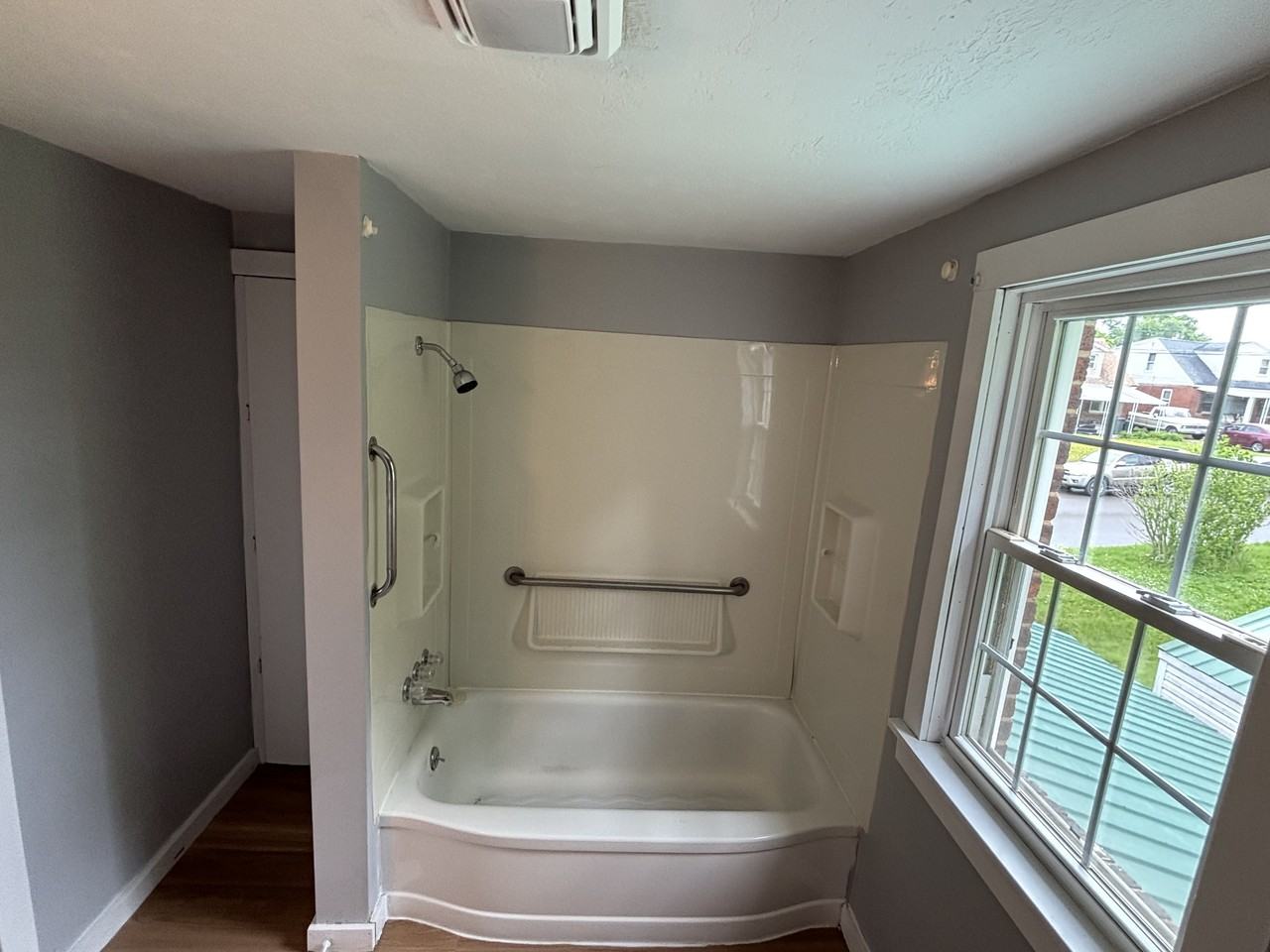 1704 13th St Se #1 - Photo 5 of 9
