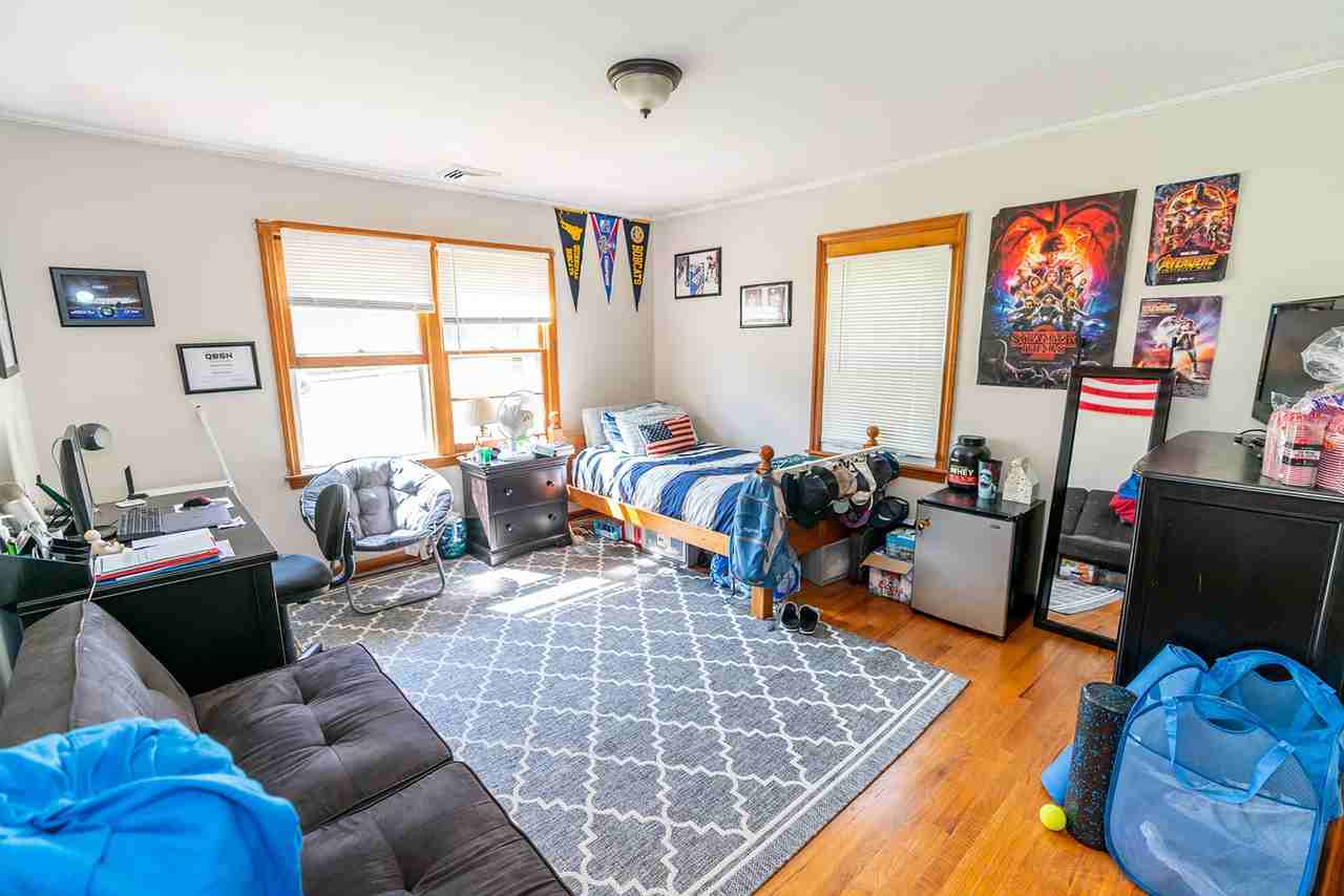 10 Pinewood Rd #1 - Photo 5 of 9
