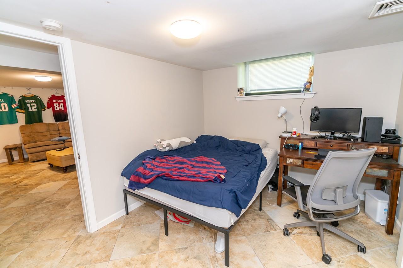 10 Pinewood Rd #1 - Photo 6 of 9