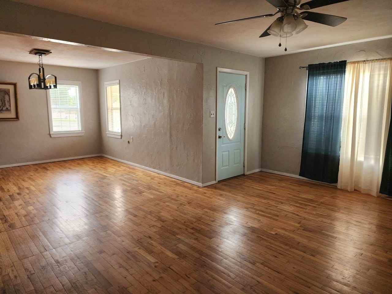 1700 S Avenue B - Photo 5 of 41