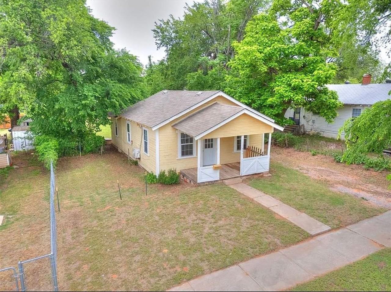 407 Se 25th St - Photo 2 of 21
