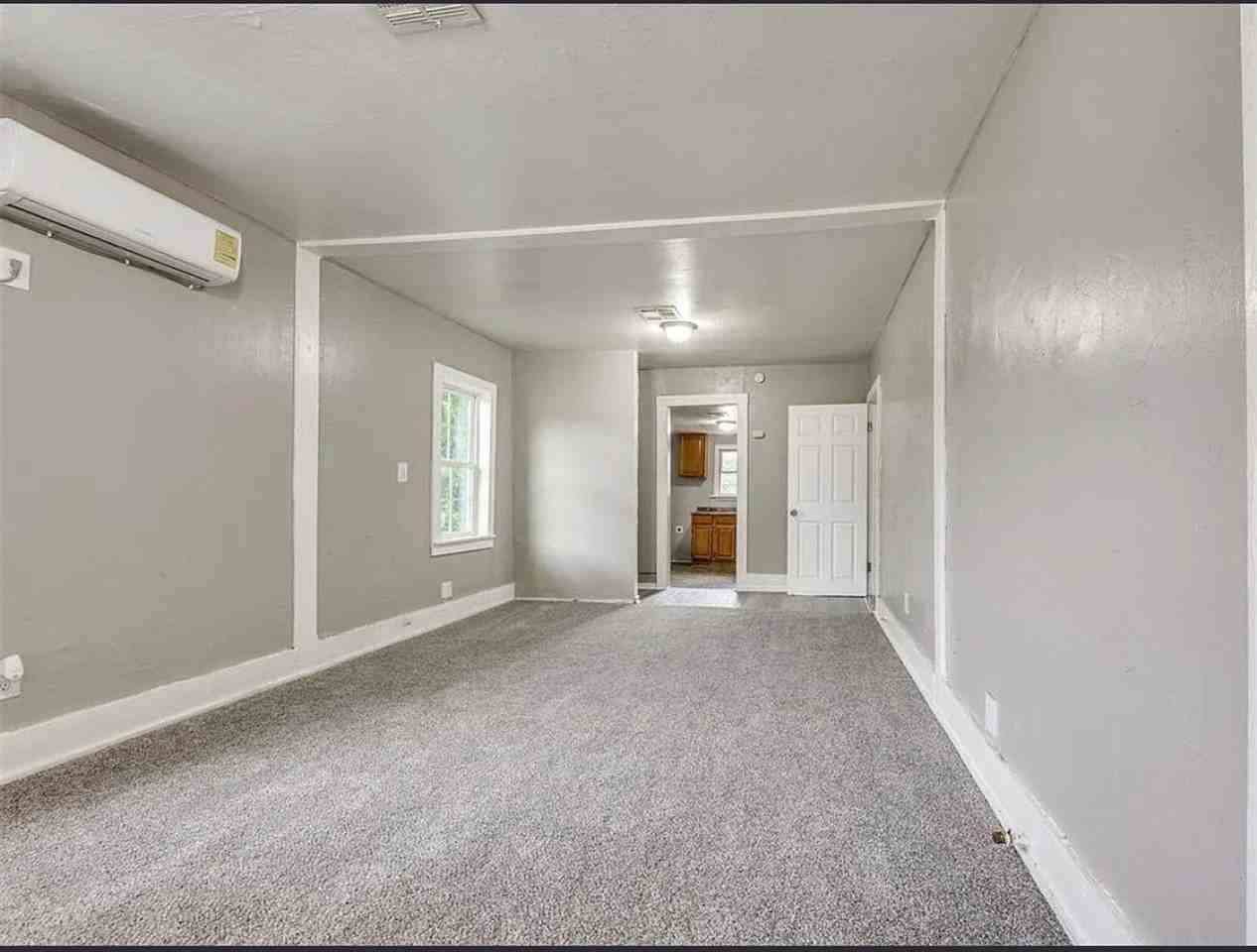 407 Se 25th St - Photo 3 of 21