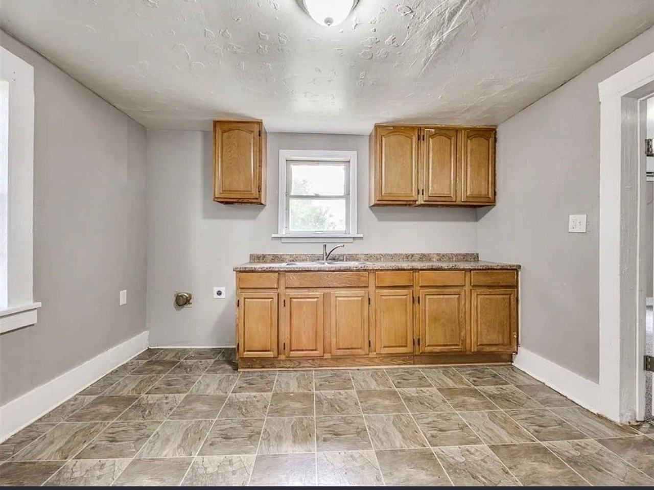 407 Se 25th St - Photo 6 of 21