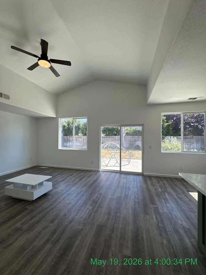 2020 Golden Way - Photo 6 of 34
