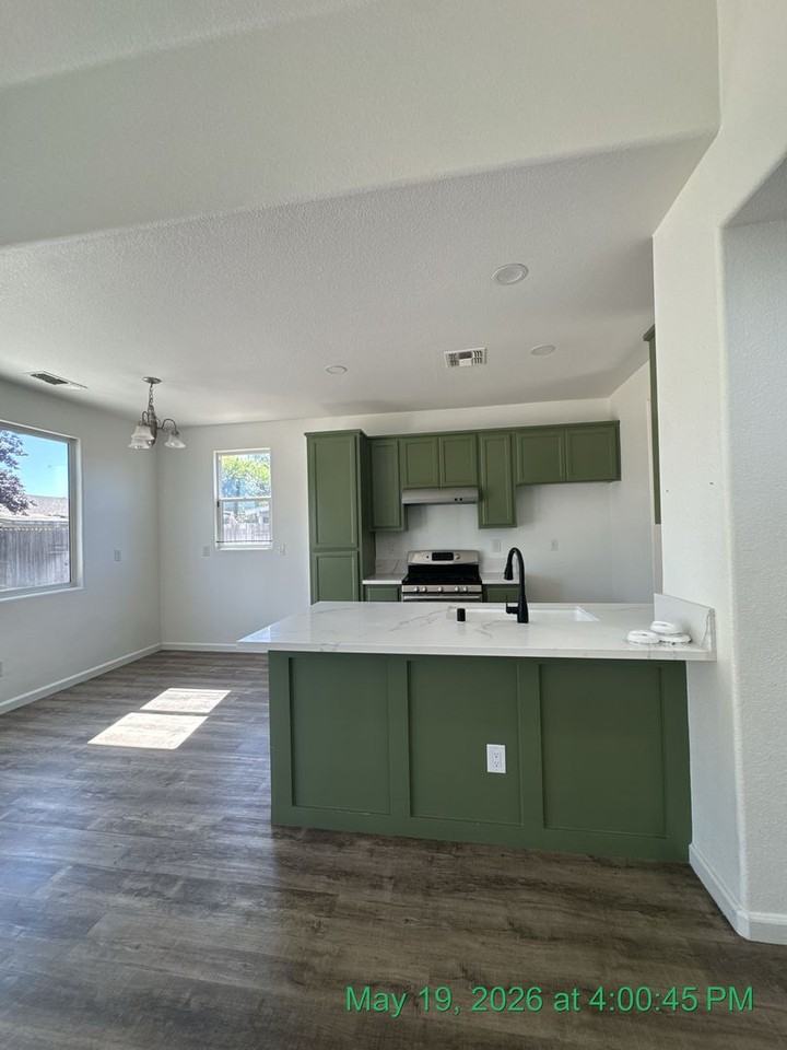 2020 Golden Way - Photo 7 of 34