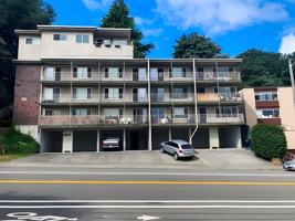 featured image of 2465 Dexter Ave N
