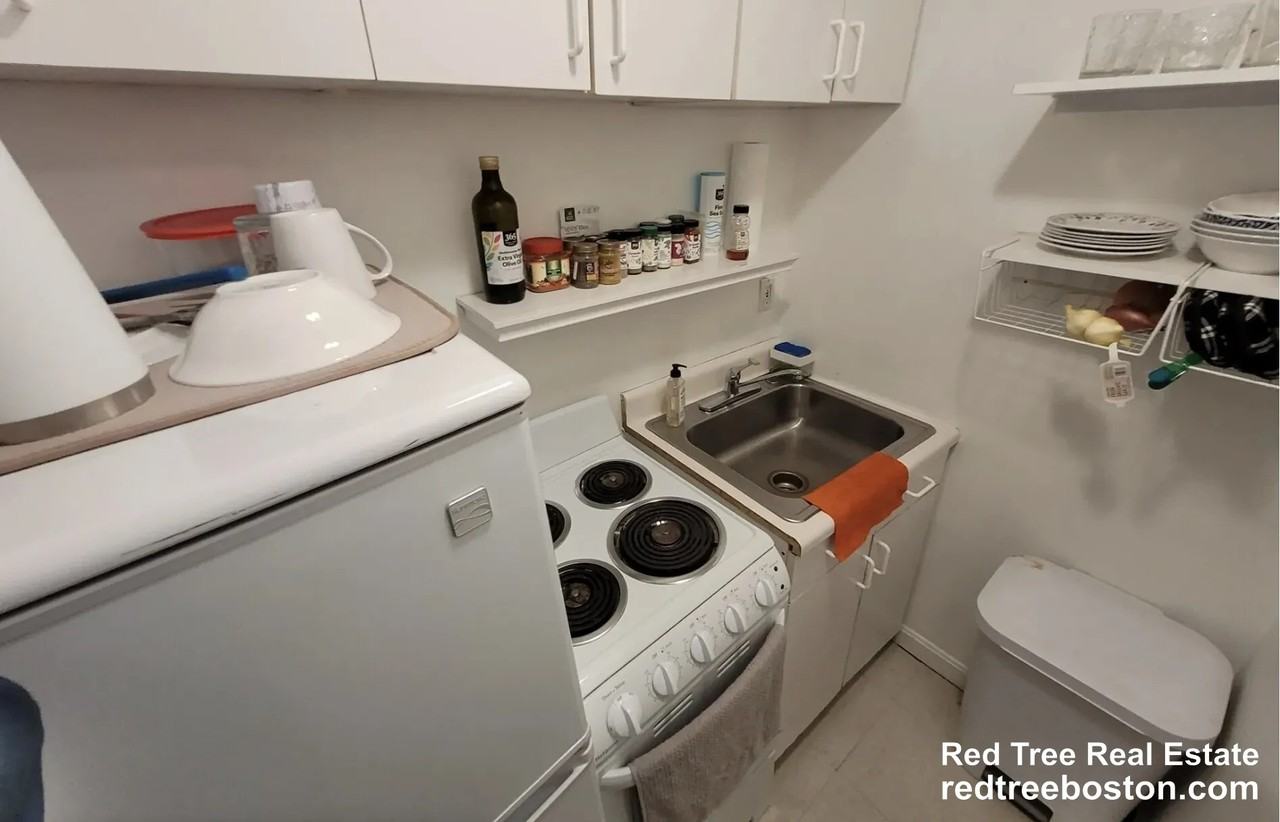 44 Joy St #10 - Photo 3 of 10
