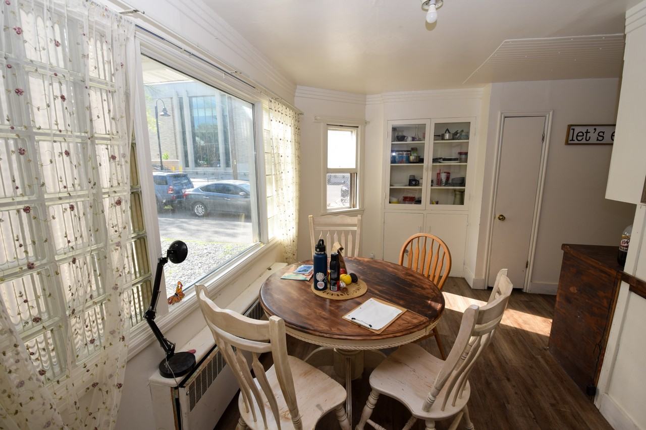 686 Darwin Avenue - Photo 2 of 16